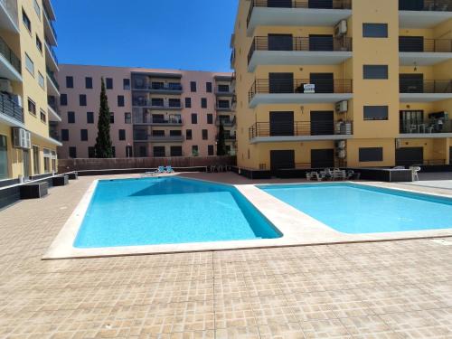 Armacao de Pera Apartamento | T3 RC Navegantes - Casas & Papeis