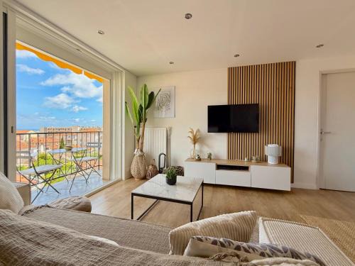 Riou - Petit Juas - Av de Grasse Apartamento | T3 Sea view walking distance of Palais, AC , Parking, Terrace