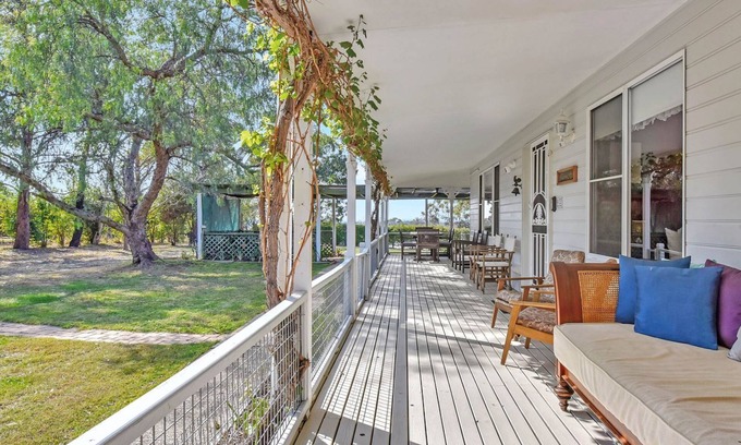 Bellbird Casa | Tabitha Hill Estate (pet friendly) close to wineries and nature