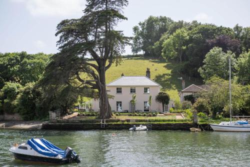 Kingsbridge Casa | Tacket Wood House