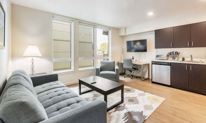 Hilltop Apartamento | Tacoma Lux Modern Suite|2BR 1BA Fit for Long Stay
