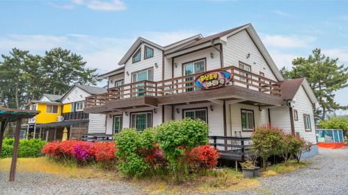 Mongdae Casa | Taean Mongsanpo and the Sea Pension