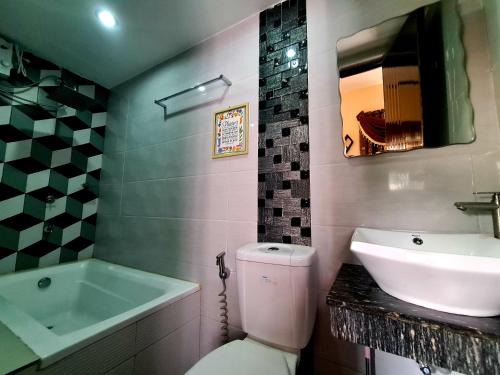 Canlubang Apartamento | Tagaytay Staycation House by Bea & RM