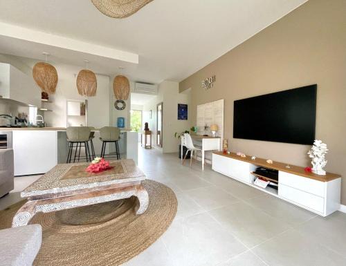 Paea Apartamento | Tahiti Beach Loft - Pool - private beach access