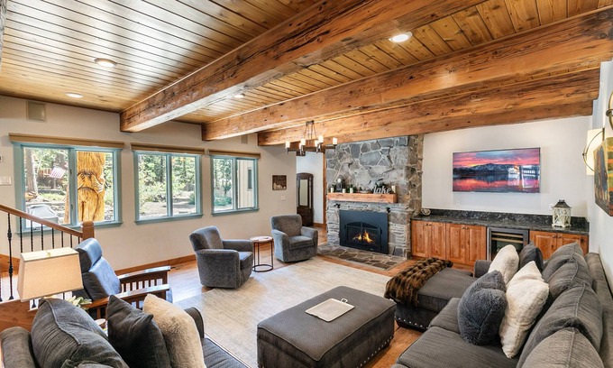 Carnelian Woods Casa | Tahoe Dreamer by Tahoe Getaways - Pet Friendly 4 BR Gated Home + Walk to Lake!