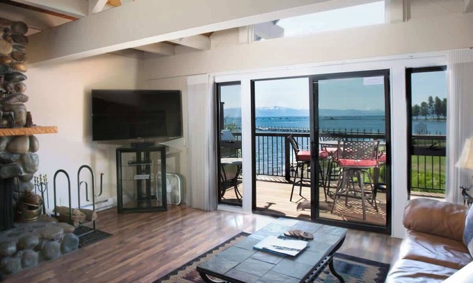 Tahoe City Casa | Condominio de lujo frente al lago para una relajación total
