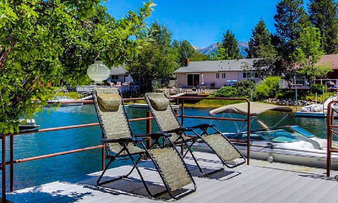 Tahoe Keys Casa | Tahoe Keys Villa - Mesa de billar, Sauna, Frente al Muelle
