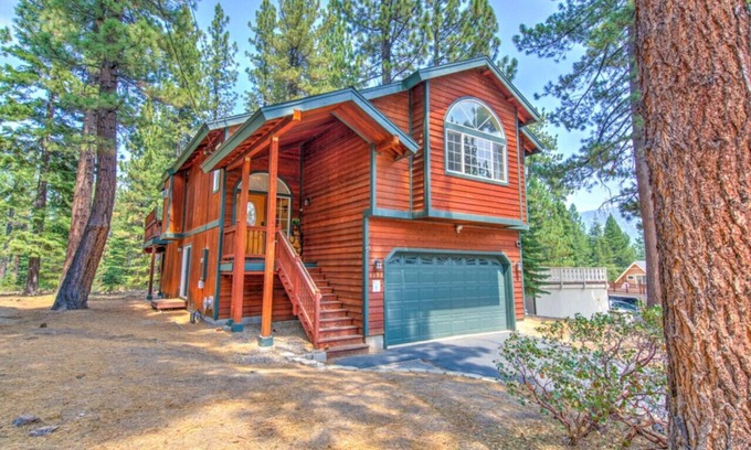 Pioneer Trail Apartamento | Tahoe Tranquility - Dogs + Hot tub + Ping Pong