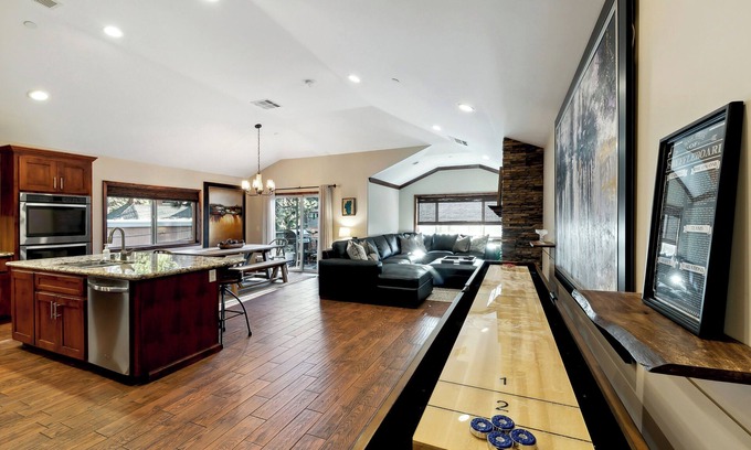 Tahoe Meadows Condominio | Tahoe Woods #304: Stateline, Gondola, Modern