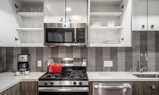 South of Market Apartamento | Tailored SoMa 1BR w/ Gym, Patio, BBQ, near BART by Blueground