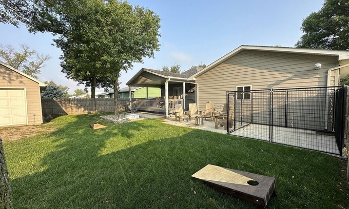 Webster Casa | Tails Up Retreat! Modern home minutes from world class hunting and fishing