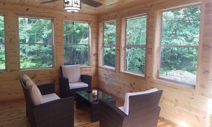 New Post Cabina | Tainter Cabins