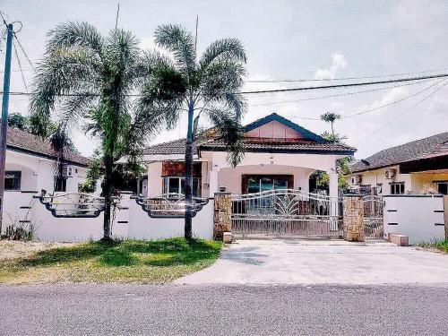 Larut Casa | Taiping Vacation Home