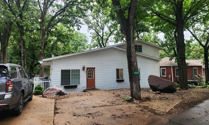 Spirit Lake Casa | Taj West 7-bedroom home in Monarch Cove near West Okoboji Lake