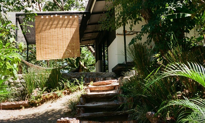 Playa Hermosa Cóbano Casa | Take a break and unwind at this peaceful oasis.