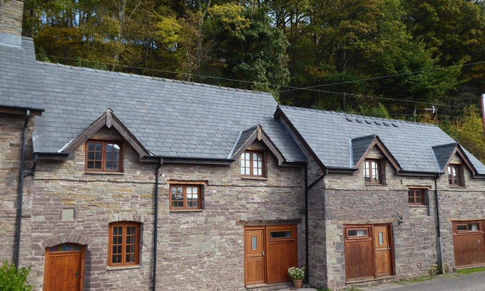 Westbrook Court Casa | Tómese un descanso maravilloso en Bryn Bwthyn, perfecto para familias y grupos.