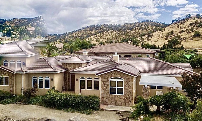 Springville Villa | Take it easy at this unique and tranquil getaway!