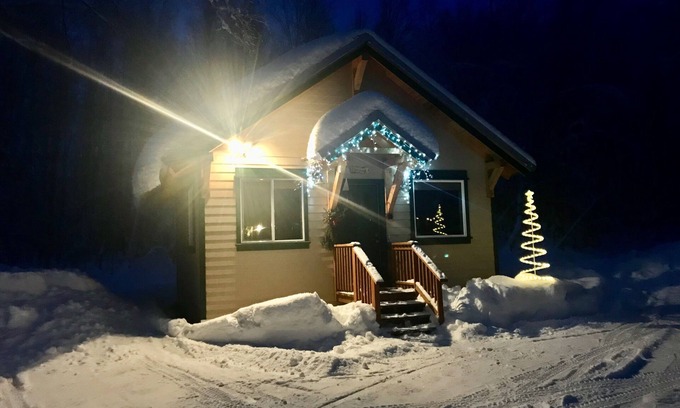 Susitna North Cabaña | Takleetnas Mount Dall Cottage with Wi-fi and washer/dryer