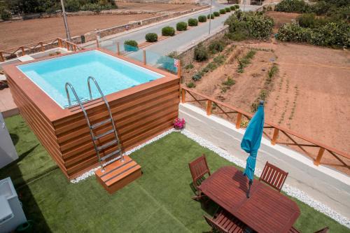 Kirkop Casa | Tal-Karmnu Entire house with private heated pool and jacuzzi