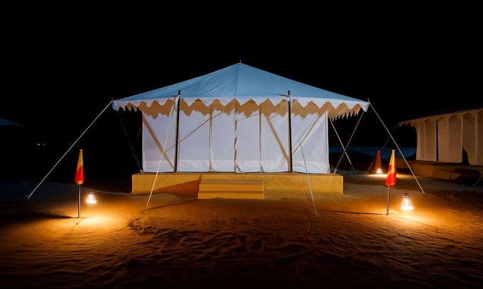 Kanoi Hotel | Talai Desert Camp