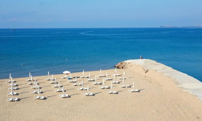 Elenite Apartamento | Taliana beach hotel apartment first line