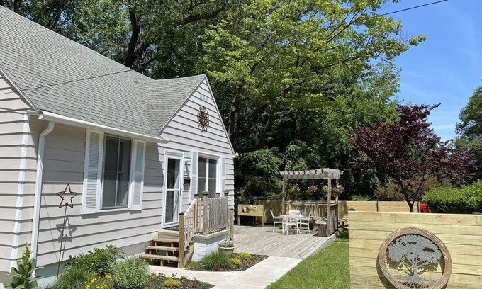 Beachwood-Bluffton Casa | Tall Oaks -nearby walk to the beach -Muskegon Pere Marquette park in Bluffton