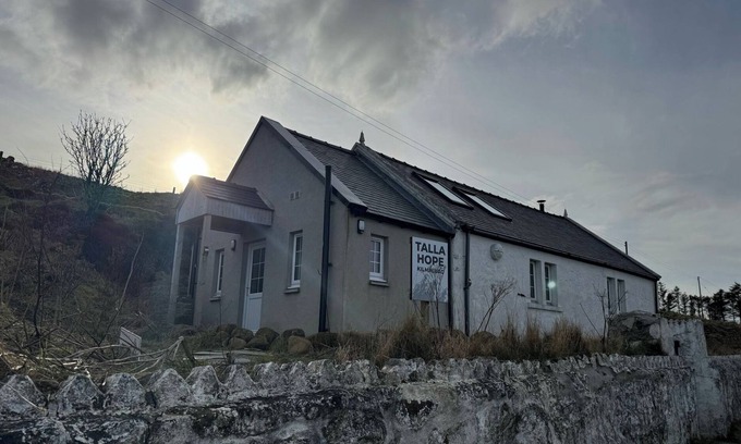 Kilmaluag Cabaña | TALLA HOPE, pet friendly, character holiday cottage in Duntulm