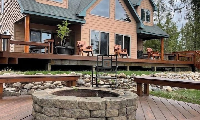 Bellaire Cabaña | Tamarack Lodge, Waterfront on Lake Bellaire