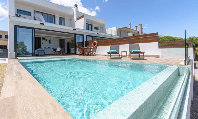 Son Serra de Marina Chalet De Esquí | Tamarells 2 by the sea side