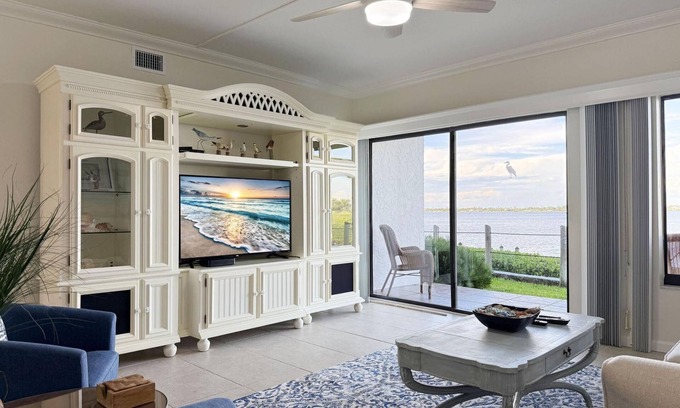 Englewood Condominio | Tamarind – 2BR Condo with Lemon Bay Views