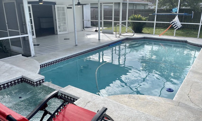 Oakford Park Casa | Tampa Pool House in Midtown - Sleeps 12