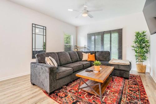 Tampa Heights Casa | Tampa Riverwalk Renovated Walkable to Restaurants