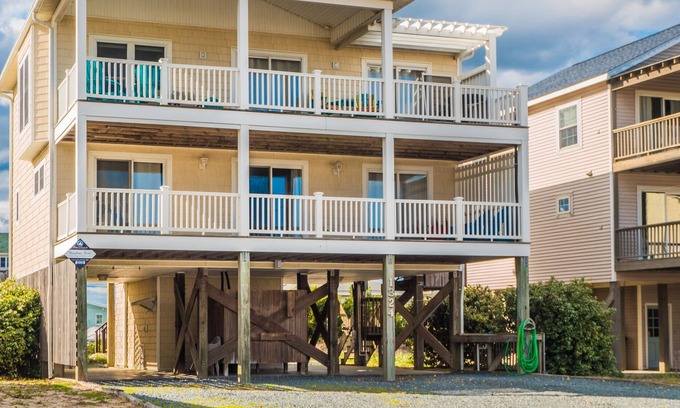 Topsail Beach Casa | Tancation: 4 BR / 3. 5 BA casa en Topsail Beach, capacidad para 12