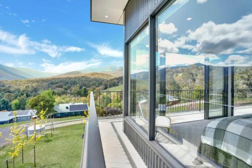 Merrijig Casa | Tanderra 180 - Meaning "Resting Place" - Sleeps 12