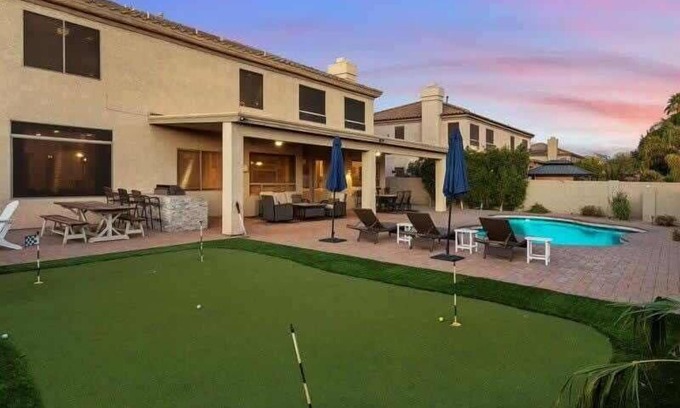Arabian Views Casa | Tangerine Sky | Private Pool & Pet Friendly!