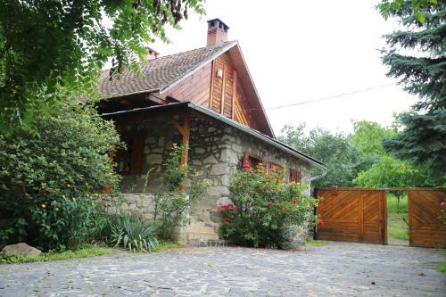 Garab Casa | Tanya Üdülőház