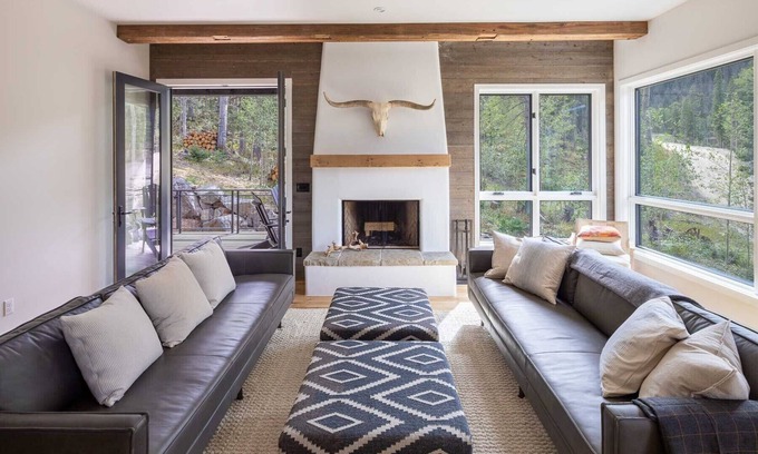 Taos Ski Valley Casa | Taos Haus Mountain Modern Sleeps 14 at Taos Ski va