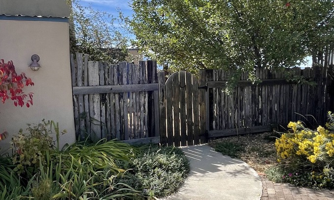 El Prado Casa | Taos Mountain Views Cozy Home Special Rates