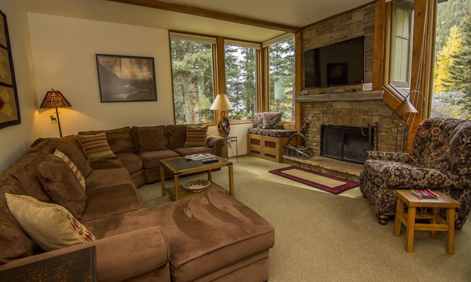 Taos Ski Valley Condominio | Taos Ski Valley 2 habitaciones / Capacidad 6 / Directamente al lado de la escuela de esquí para niños
