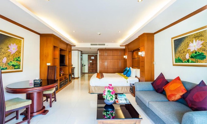 Pratumnak Hill Hotel | Tara Court Hotel