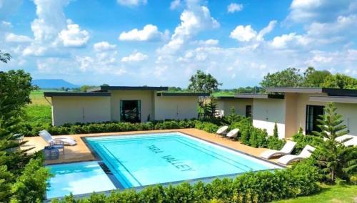 Hin Son Complejo | Tara Valley Saraburi