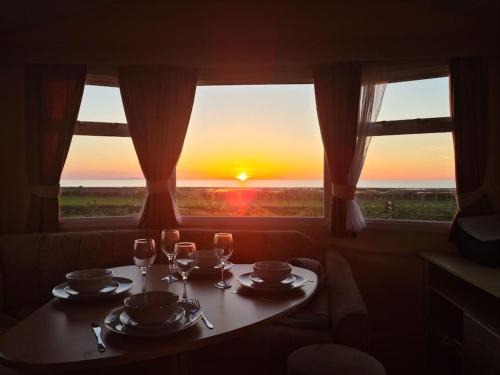 Millom Casa | Tarn Bay Retreat- Sea- Fells- Beach- Views-Farm