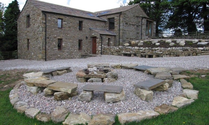 Kirkby Stephen Casa | Tarn Centre - Self-catering group accommodation for 24 people