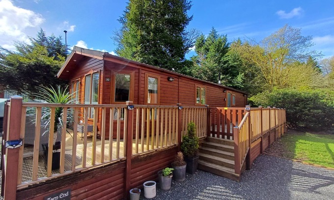 Troutbeck Bridge Cabina | Tarn End Lodge - a holiday lodge that sleeps 4 guests in 2 bedrooms