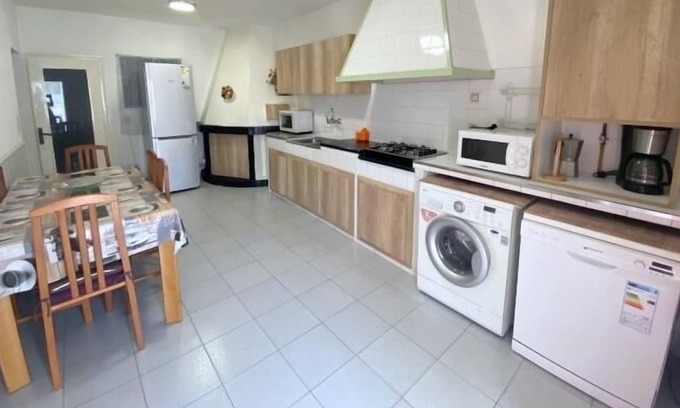 Centro de Roses Cabaña | TARRAGONA Casa con 4 dormitorios situada en el centro de Roses