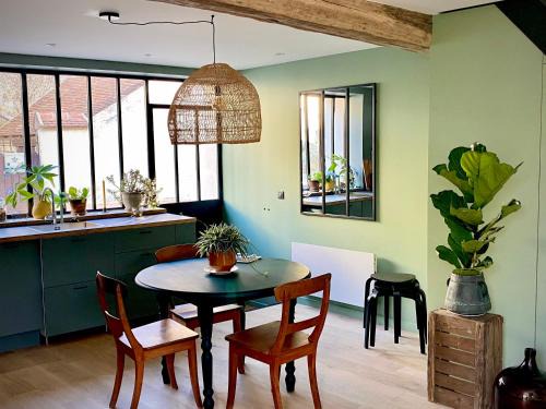 Montigny-sur-Loing Apartamento | Tashi Kampa, The House of Happiness in Tibetan