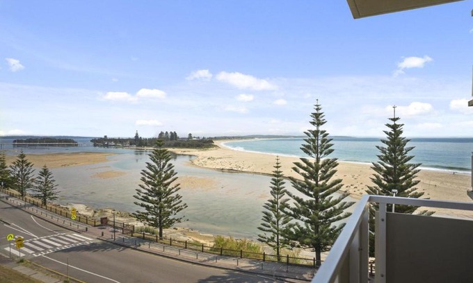 The Entrance Apartamento | Tasman Towers Unit 13