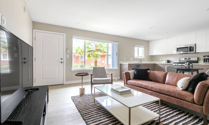 Campbell Apartamento | Tasteful Campbell 1BR w/ Pool, Parking, walk to Groceries, by Blueground