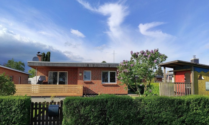 Klocksdorf Casa | Tasteful vacation home with fireplace directly on the lake and own sauna. Klocksdorf
