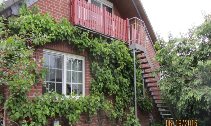 Gartow Apartamento | Apartamentos amueblados con buen gusto y un jardín bien cuidado.